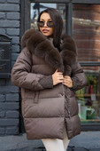 Зимний пуховик с натуральным мехом песца