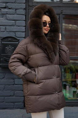 Зимний пуховик с натуральным мехом песца