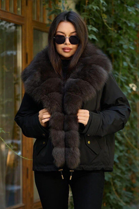 Теплый зимний бомбер на пуху черный