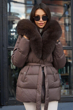 Зимний пуховик с мехом