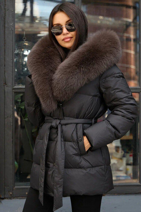 Бомбер Vivilona с песцом вдоль молнии